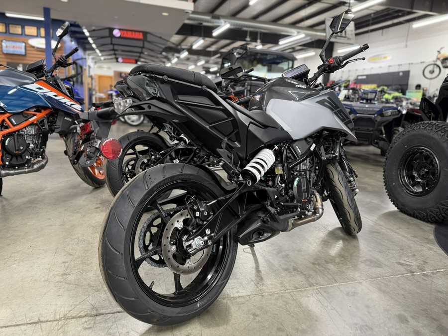 2026 KTM 250 Duke