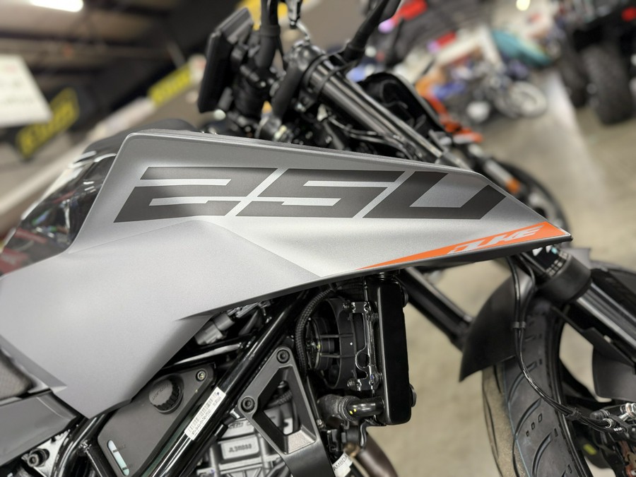 2026 KTM 250 Duke