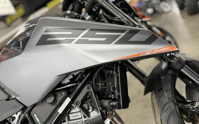 2026 KTM 250 Duke