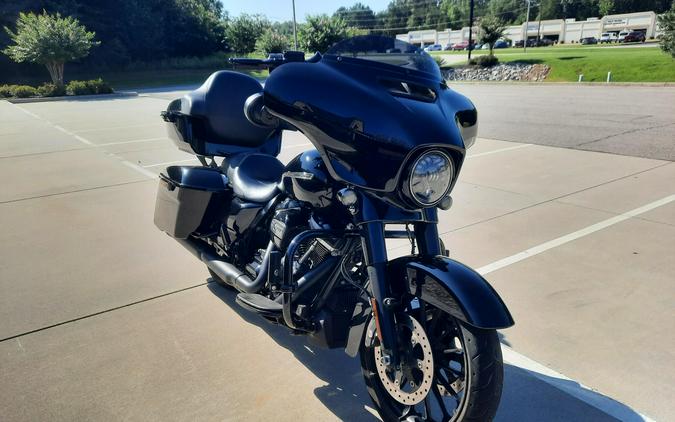 2018 Harley-Davidson® Street Glide® Special Vivid Black
