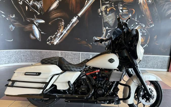 FLHXS 2022 Street Glide® Special