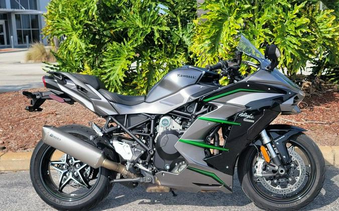 2019 Kawasaki Ninja H2 SX SE+ Review: Supercharged Travel