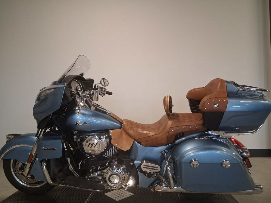 2016 Indian Motorcycle® Roadmaster® Blue Diamond