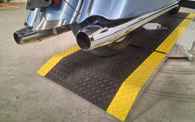 2016 Indian Motorcycle® Roadmaster® Blue Diamond