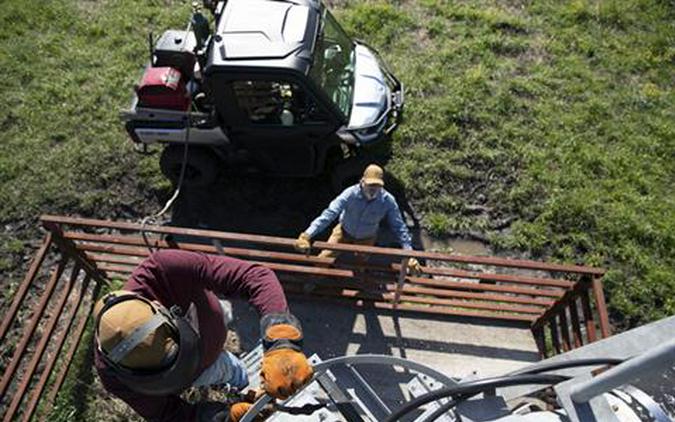 2020 Can-Am Defender Limited HD10