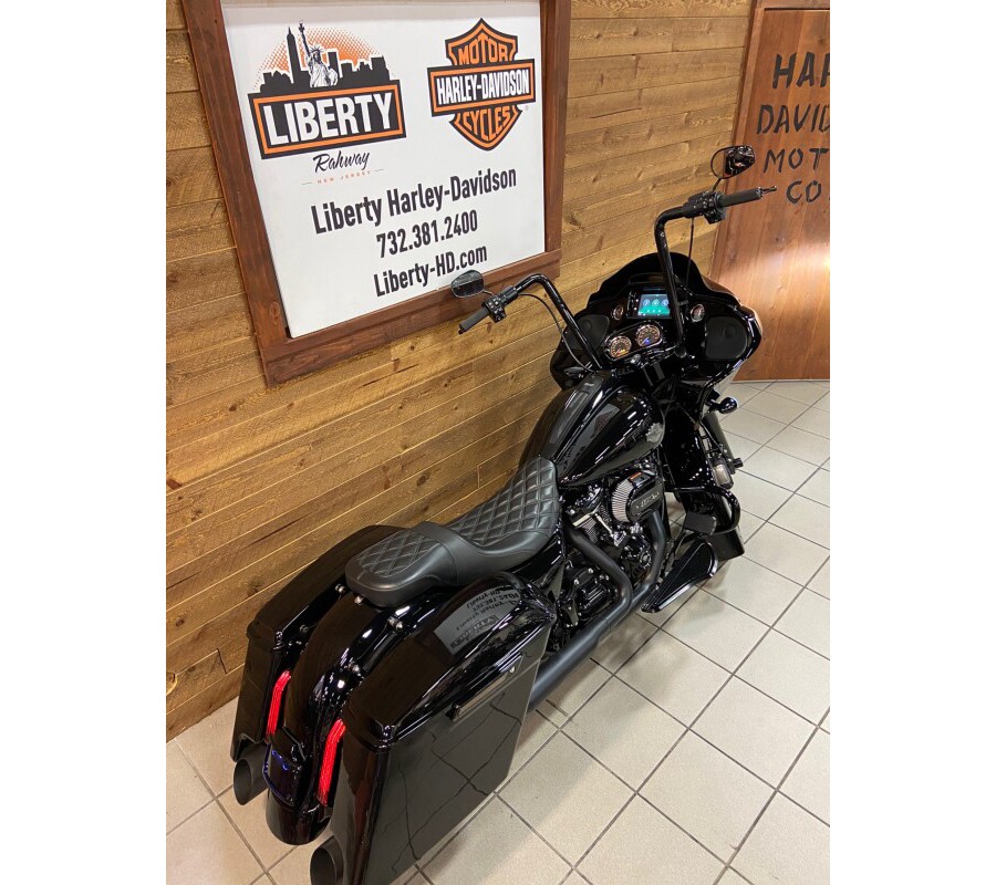 2022 Harley-Davidson® Road Glide® Special Vivid Black FLTRXS