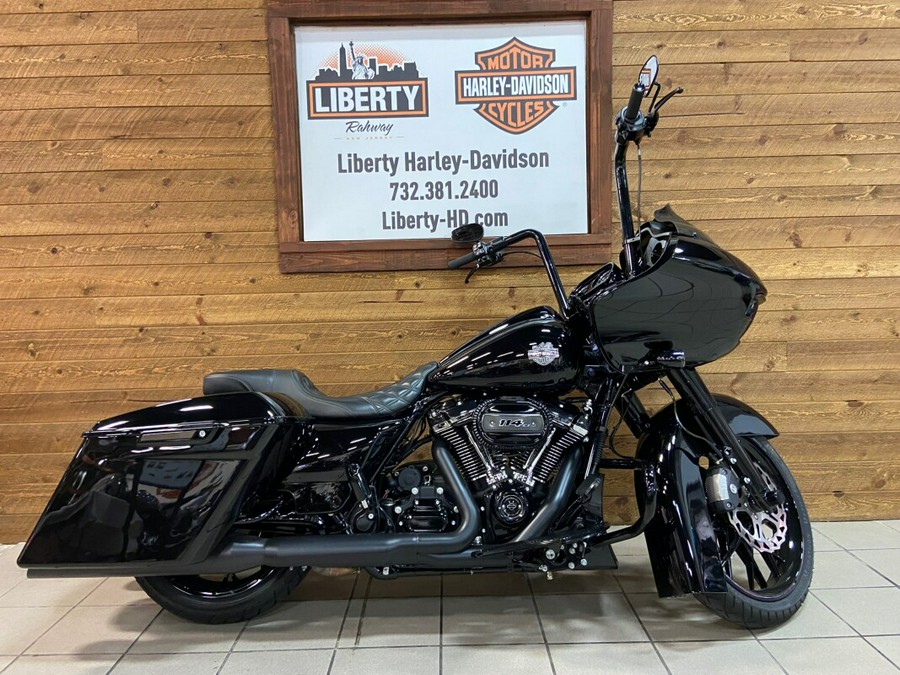 2022 Harley-Davidson® Road Glide® Special Vivid Black FLTRXS