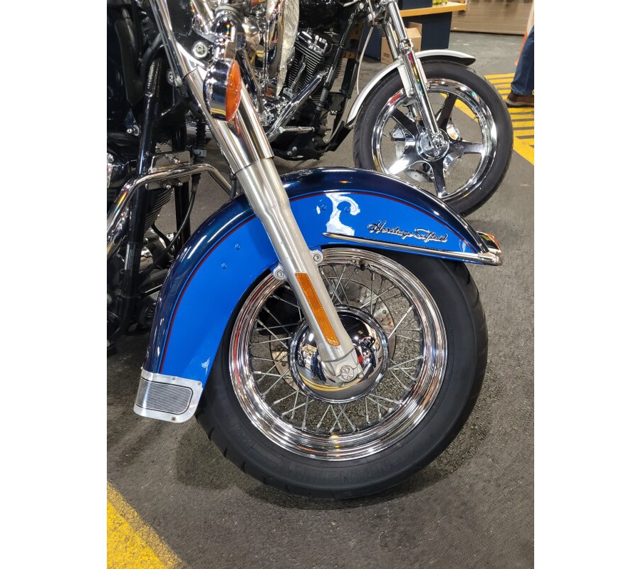 2004 Harley-Davidson Heritage Softail® Classic 2T BLUE/BLUE W/PINSTRIPE