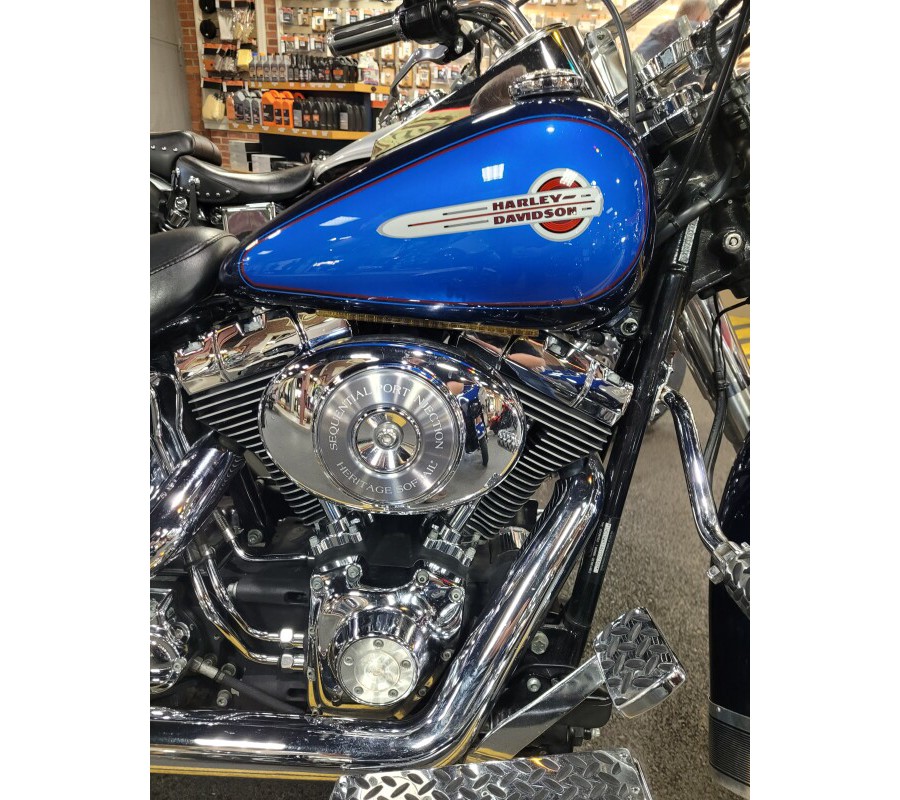 2004 Harley-Davidson Heritage Softail® Classic 2T BLUE/BLUE W/PINSTRIPE