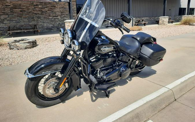 2018 Harley-Davidson® Heritage Classic 114 Vivid Black