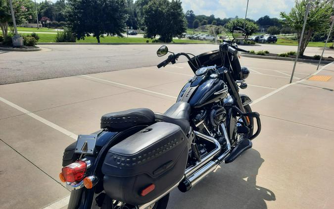 2018 Harley-Davidson® Heritage Classic 114 Vivid Black