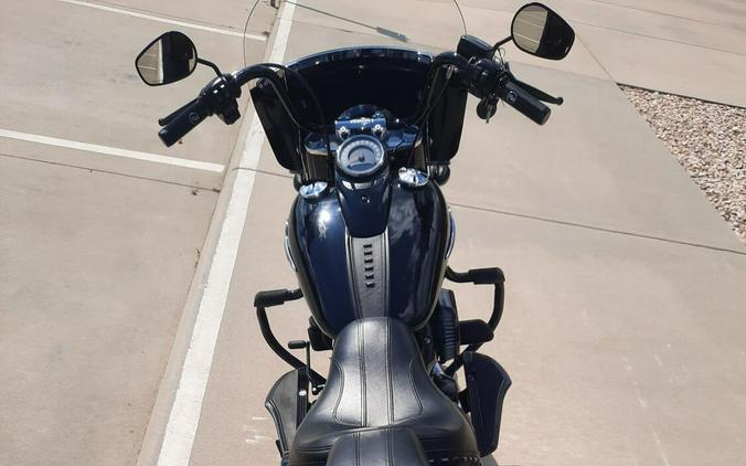 2018 Harley-Davidson® Heritage Classic 114 Vivid Black
