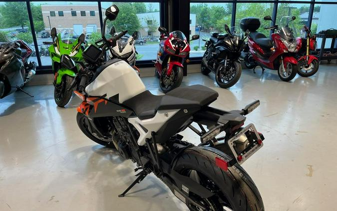 2027 KTM 990 DUKE