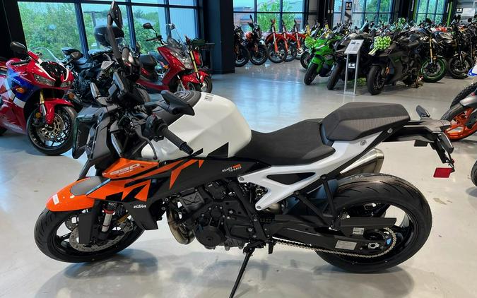 2027 KTM 990 DUKE
