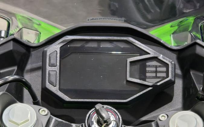 2026 Kawasaki Ninja® 500 Base