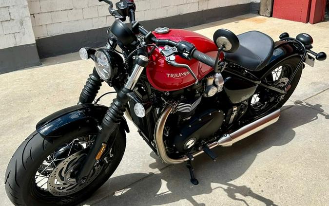 2023 Triumph Bonneville Bobber Red Hopper