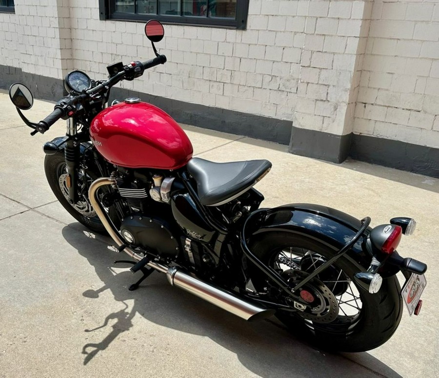 2023 Triumph Bonneville Bobber Red Hopper