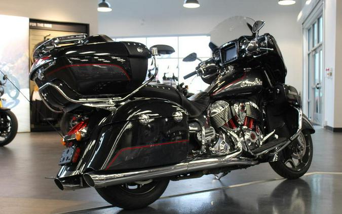 2020 Indian Motorcycle® Roadmaster® Elite Thunder Black Vivid Crystal Over Gunmetal Flake