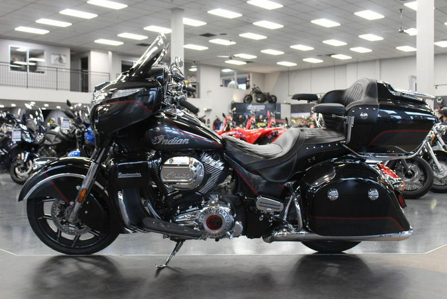2020 Indian Motorcycle® Roadmaster® Elite Thunder Black Vivid Crystal Over Gunmetal Flake