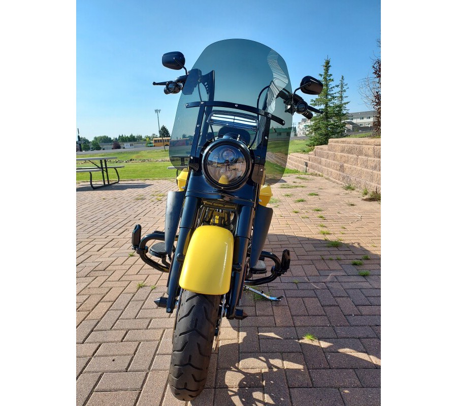 2023 Harley-Davidson Road King Special Industrial Yellow