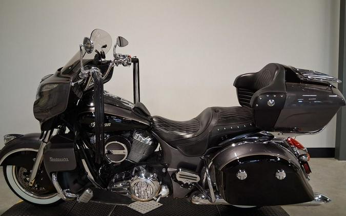 2016 Indian Motorcycle® ROADMASTER, CGR/BLACK, 49S Base