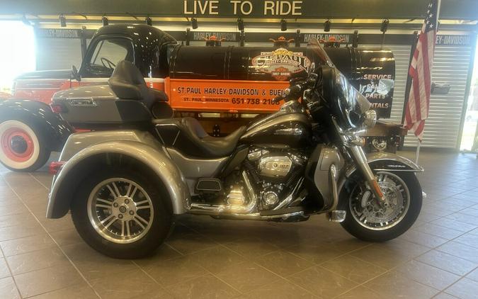 2017 Harley-Davidson Tri-Glide Ultra FLHTCUTG