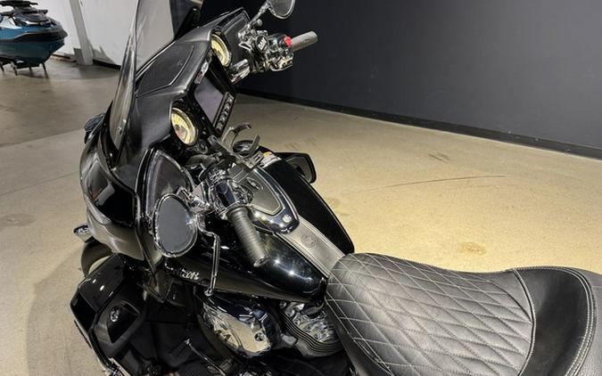 2017 Indian Roadmaster Thunder Black