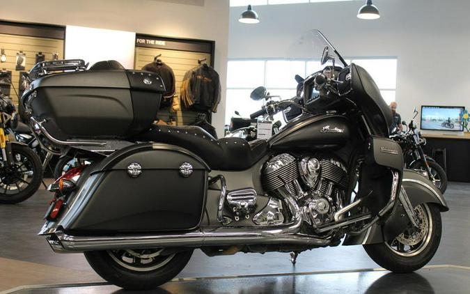 2020 Indian Motorcycle® Roadmaster® Titanium Smoke/Thunder Black Smoke