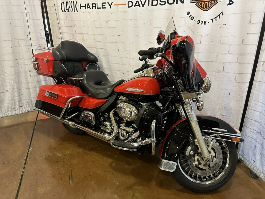 2010 Harley-Davidson Electra Glide® Ultra Limited Scarlet Red/Vivid Black