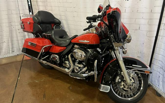 2010 Harley-Davidson Electra Glide® Ultra Limited Scarlet Red/Vivid Black