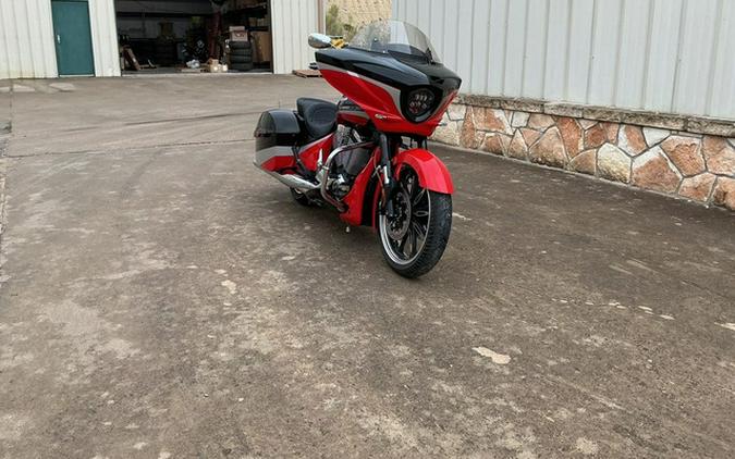 2016 Victory Motorcycles Magnum Suede Pearl White With Black & Silver