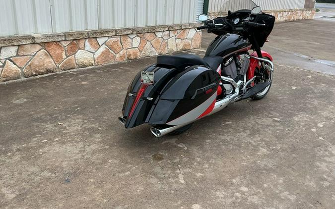 2016 Victory Motorcycles Magnum Suede Pearl White With Black & Silver