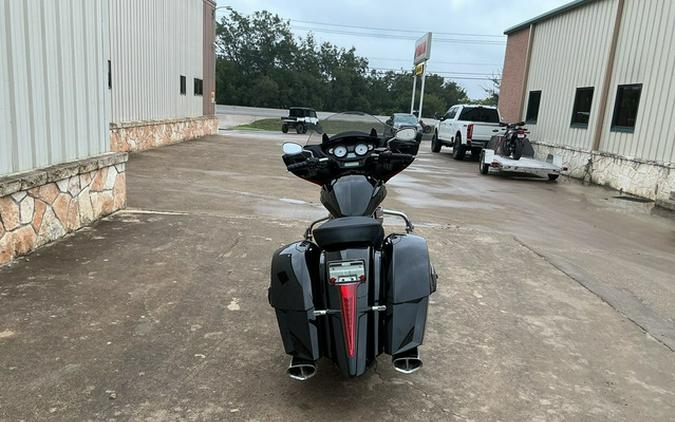 2016 Victory Motorcycles Magnum Suede Pearl White With Black & Silver