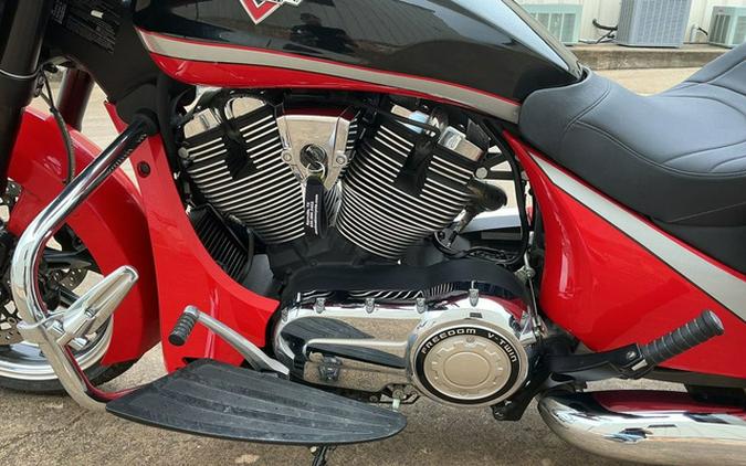 2016 Victory Motorcycles Magnum Suede Pearl White With Black & Silver