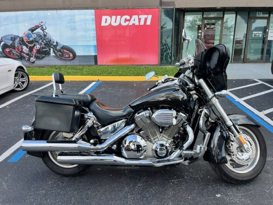 2007 Honda® VTX™ 1800C Spec 1