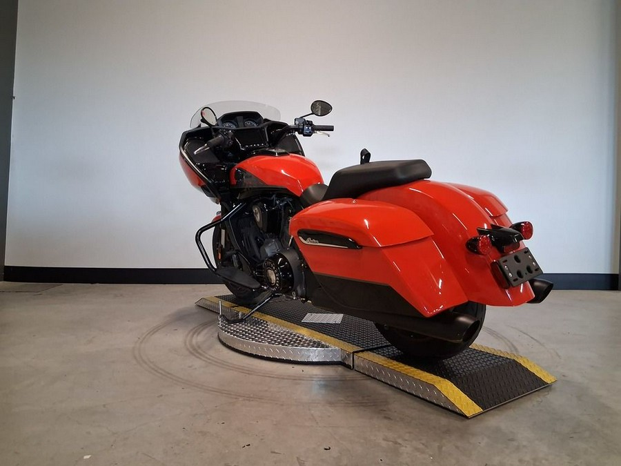 2022 Indian Motorcycle® CHALLENGER DARK HORSE, RED/BLK MTLC, 49ST Dark Horse®