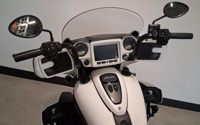 2021 Indian Motorcycle® ROADMASTER DARK HORSE, WHITE SMK, 49ST Dark Horse®