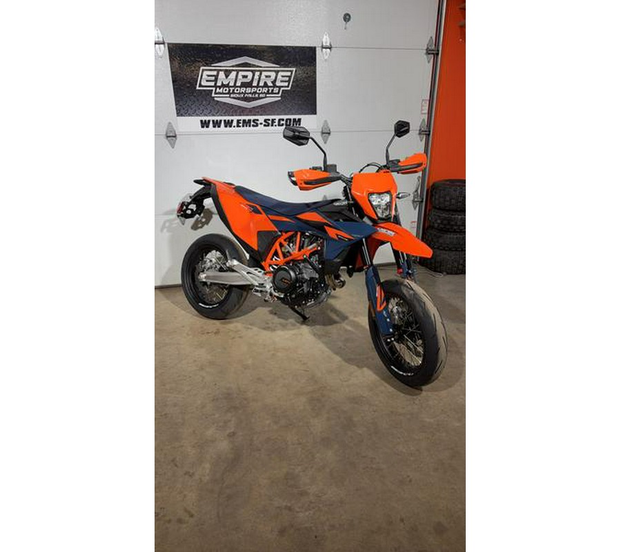 2026 KTM 690 SMC R