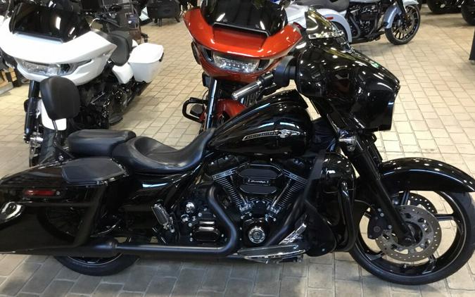 2016 Harley-Davidson CVO Street Glide Carbon Crystal with Phantom Flames- New Tires/Brakes/10k