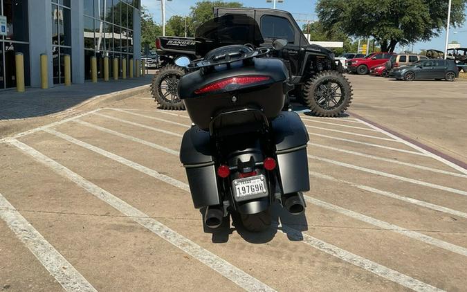 2023 Indian Roadmaster Dark Horse Black Smoke Dark Horse Silver Quartz Smoke