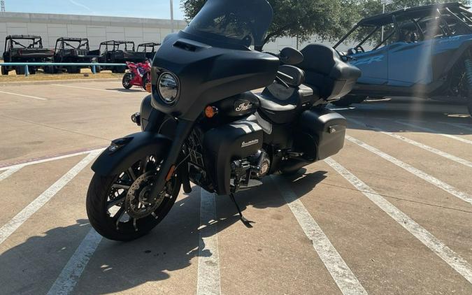 2023 Indian Roadmaster Dark Horse Black Smoke Dark Horse Silver Quartz Smoke