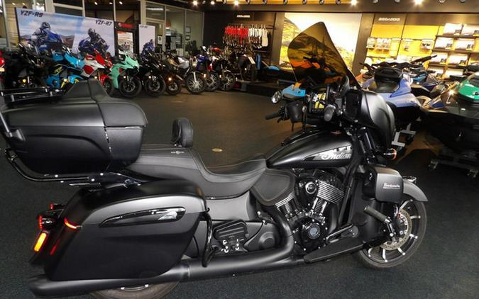 2023 Indian Roadmaster Dark Horse Black Smoke Dark Horse Silver Quartz Smoke