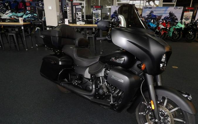 2023 Indian Roadmaster Dark Horse Black Smoke Dark Horse Silver Quartz Smoke