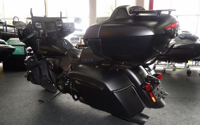 2023 Indian Roadmaster Dark Horse Black Smoke Dark Horse Silver Quartz Smoke