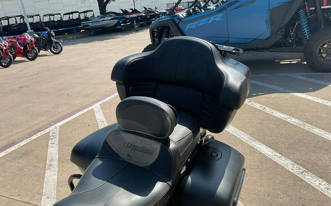 2023 Indian Roadmaster Dark Horse Black Smoke Dark Horse Silver Quartz Smoke