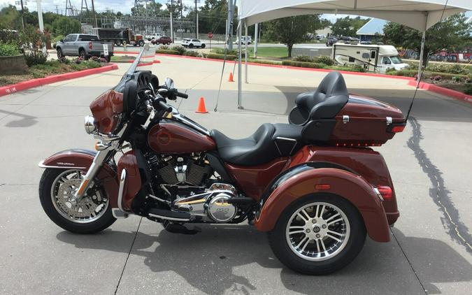 2024 Harley-Davidson Tri Glide Ultra FLHTCUTG