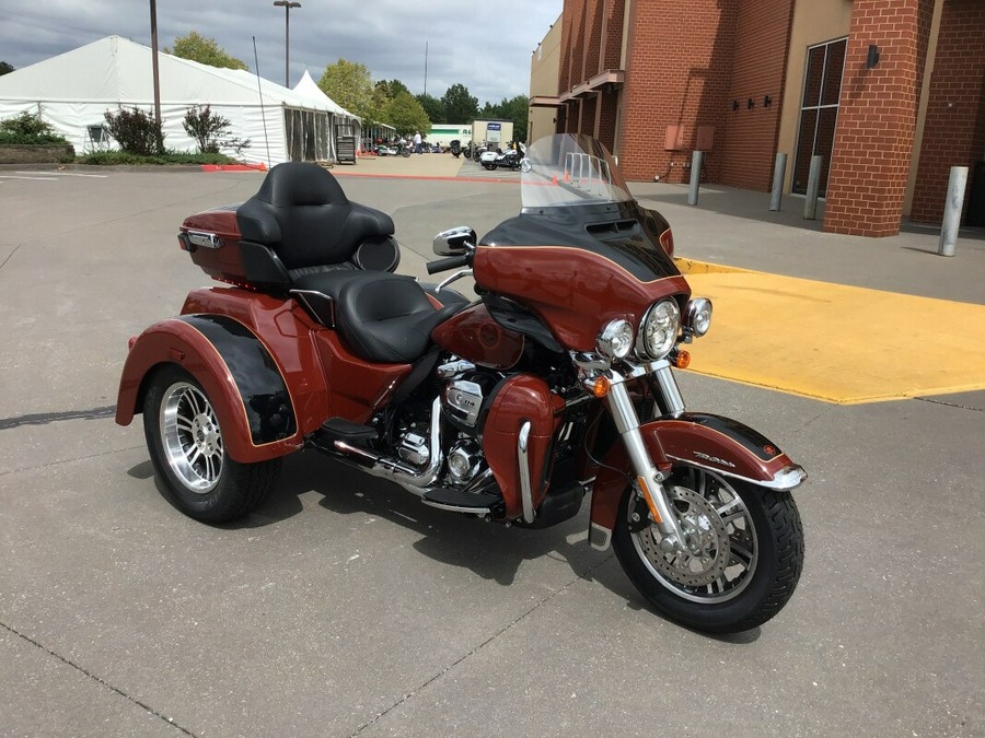 2024 Harley-Davidson Tri Glide Ultra FLHTCUTG