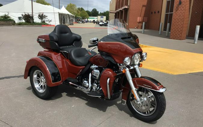 2024 Harley-Davidson Tri Glide Ultra FLHTCUTG