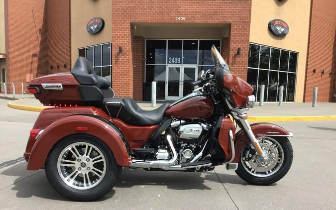 2024 Harley-Davidson Tri Glide Ultra FLHTCUTG