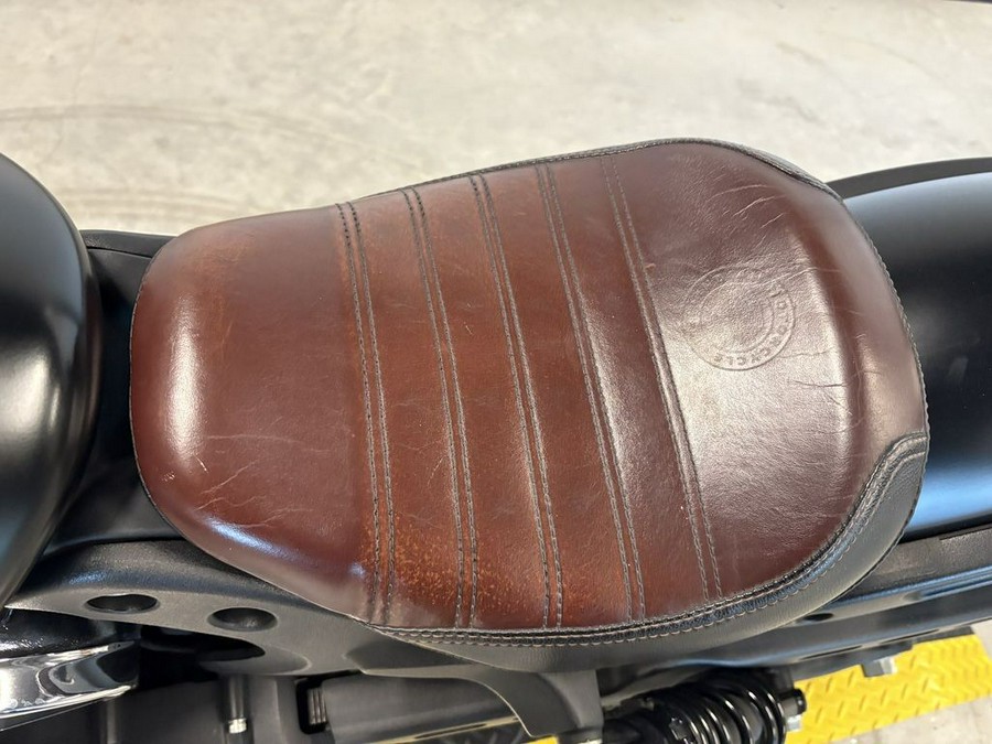 2018 Indian Motorcycle® SCOUT BOBBER ABS, THUNDER BLK SMOKE, 49ST Bobber